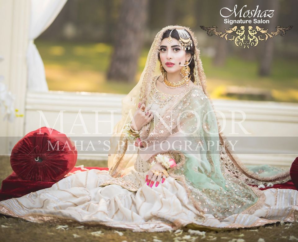 Urwa Hocane's bridal makeup at Moshaz Beauty Salon